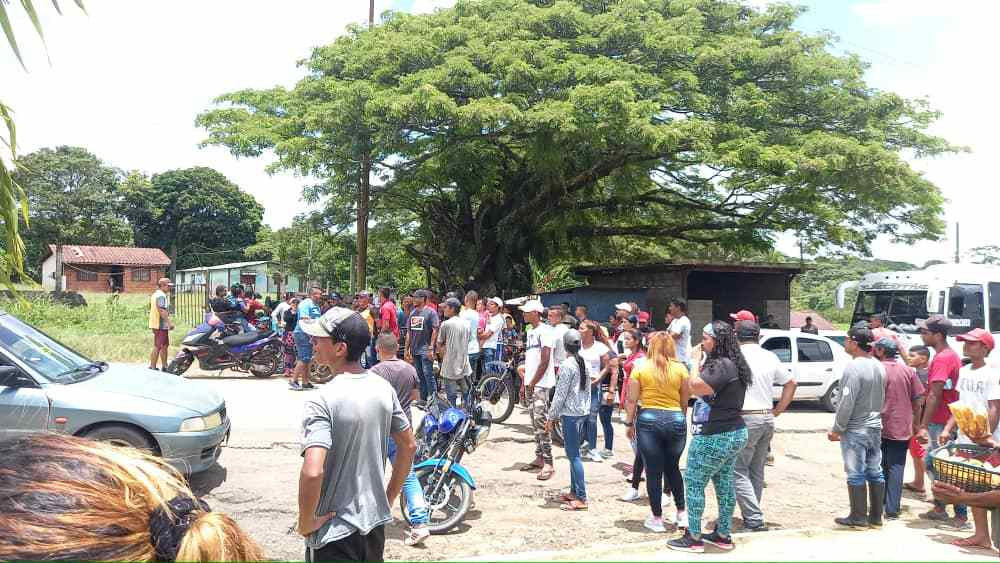 16.08.22 Mineros protestan en Tumeremo, estado Bolívar, denunciando irregularidades de la operación de las  FANB denominada "Autana"