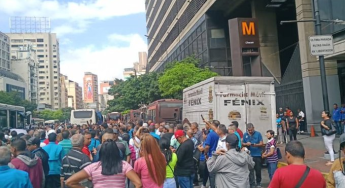 15.02.23 Transportistas protestan en Caracas. Exigen aumento del pasaje y acceso a gasolina.